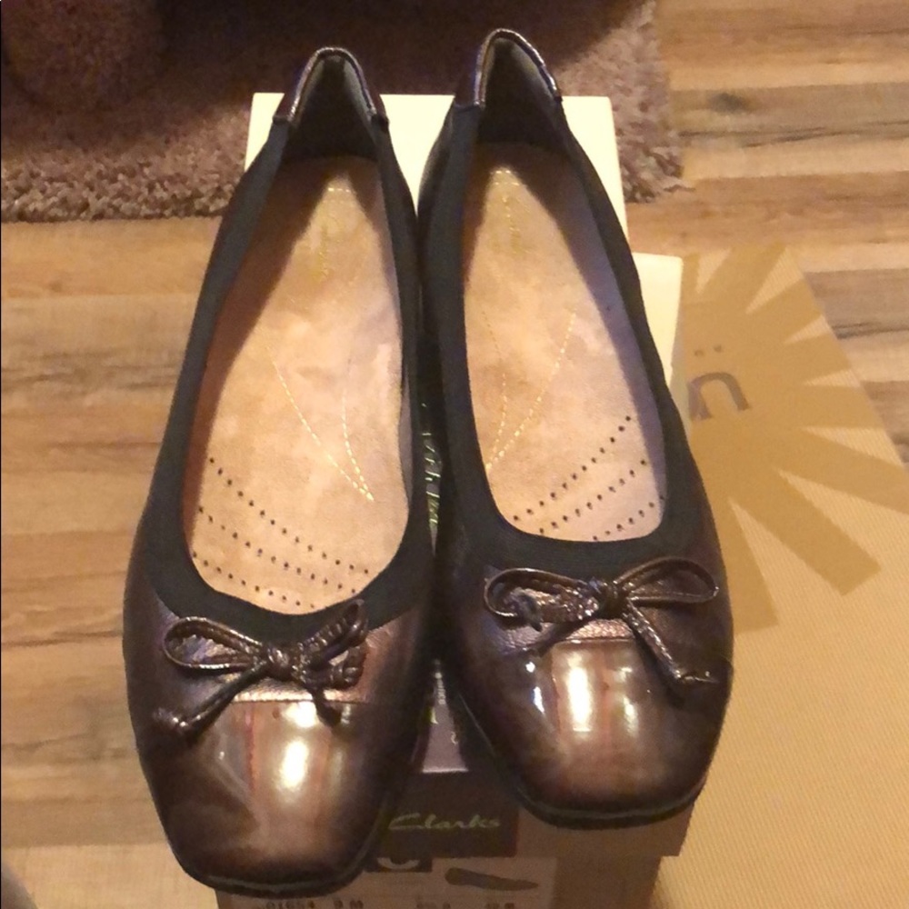 💖 NWB. Beautiful Women’s Clark’s flats